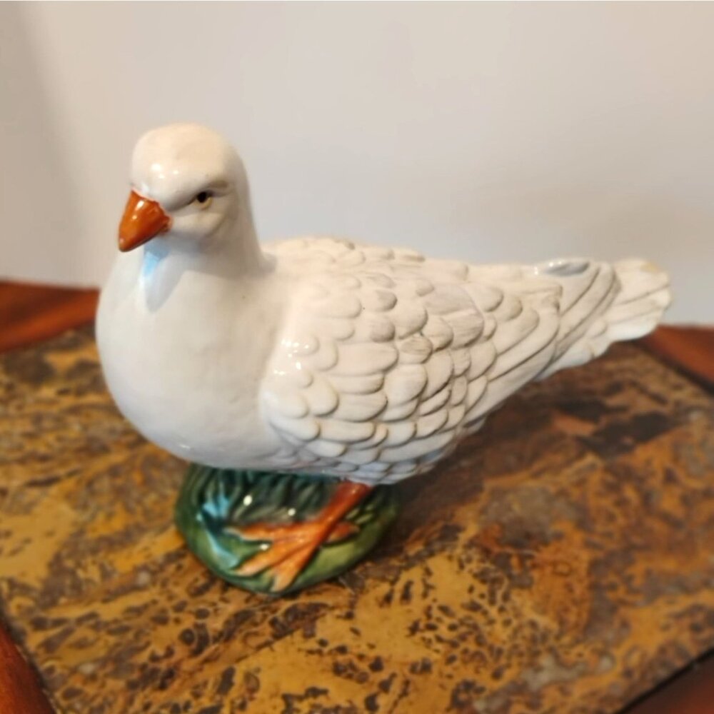 Vintage Majolica White Dove Figurine 9" Tall x 11" Long Chip on Tail Italy - Picture 1 of 13